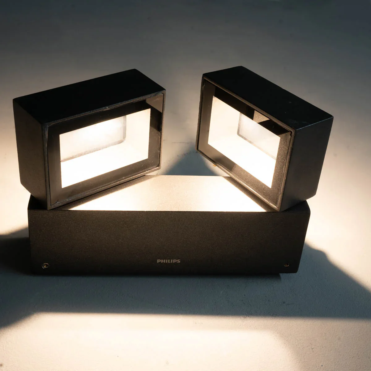 Philips Alfresco Wall light (Square shaped with pattern) - Image 3