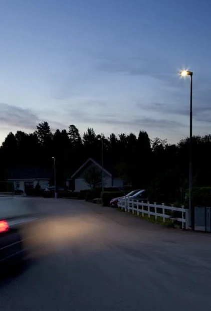 Philips 16.5W Solar Street Light | BRP111 LED30/757 G2 SOLAR | 5700K Daylight Off-Grid Outdoor Lighting | IP65 Waterproof - Image 3