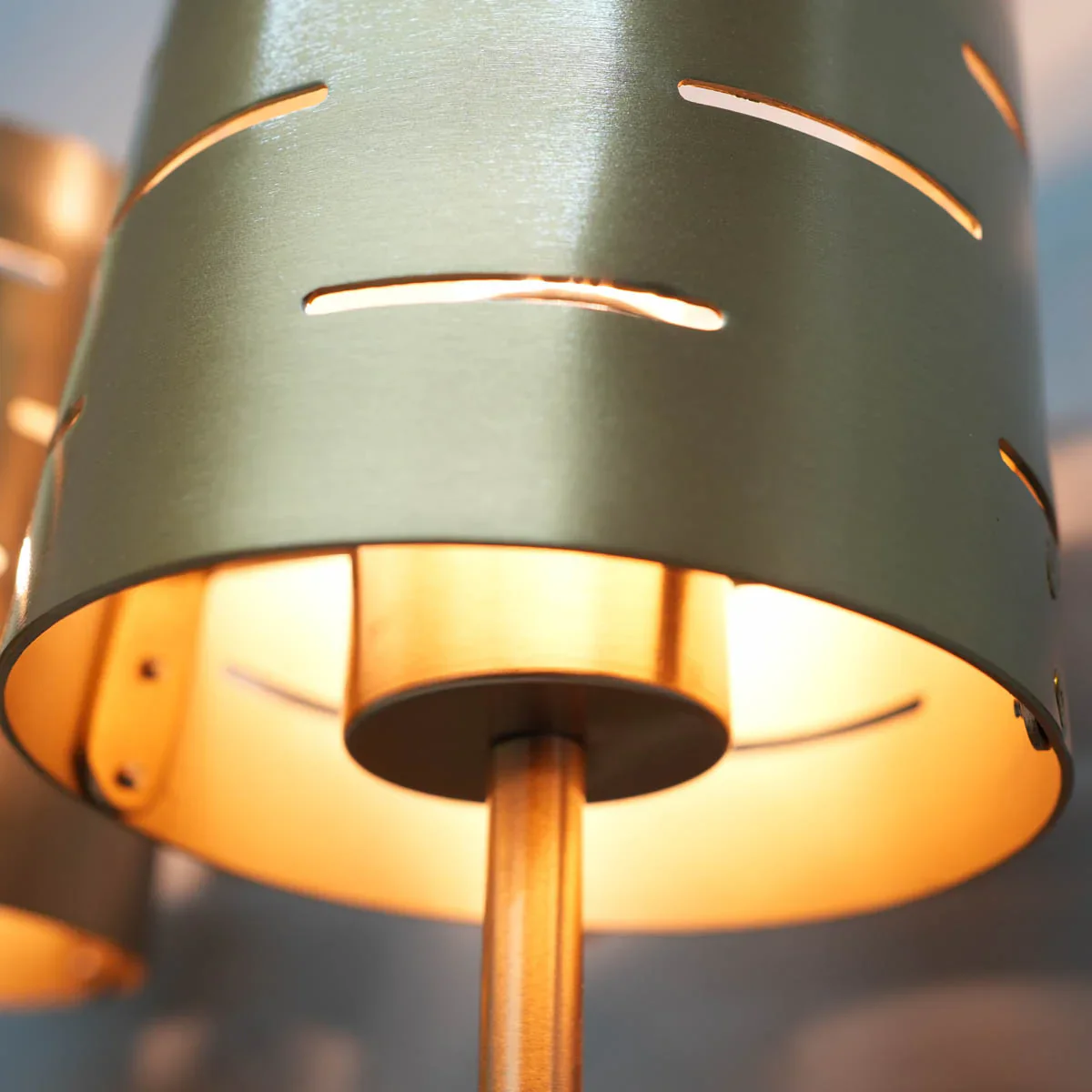 Philips Roseate Double Head Wall light - Image 3