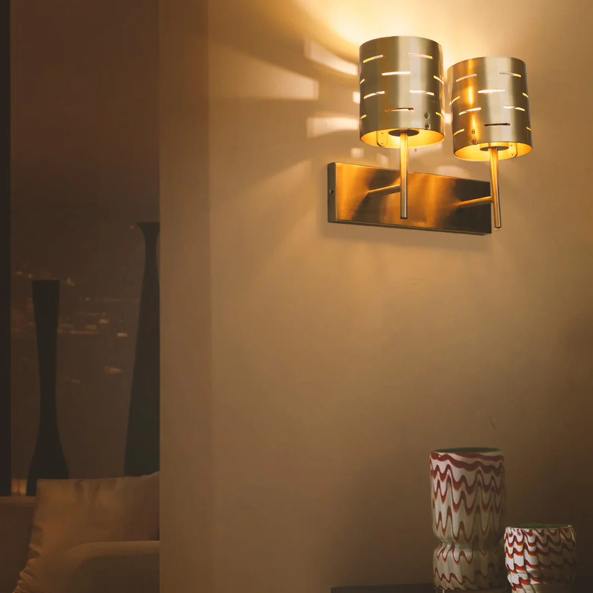 Philips Roseate Double Head Wall light - Image 5