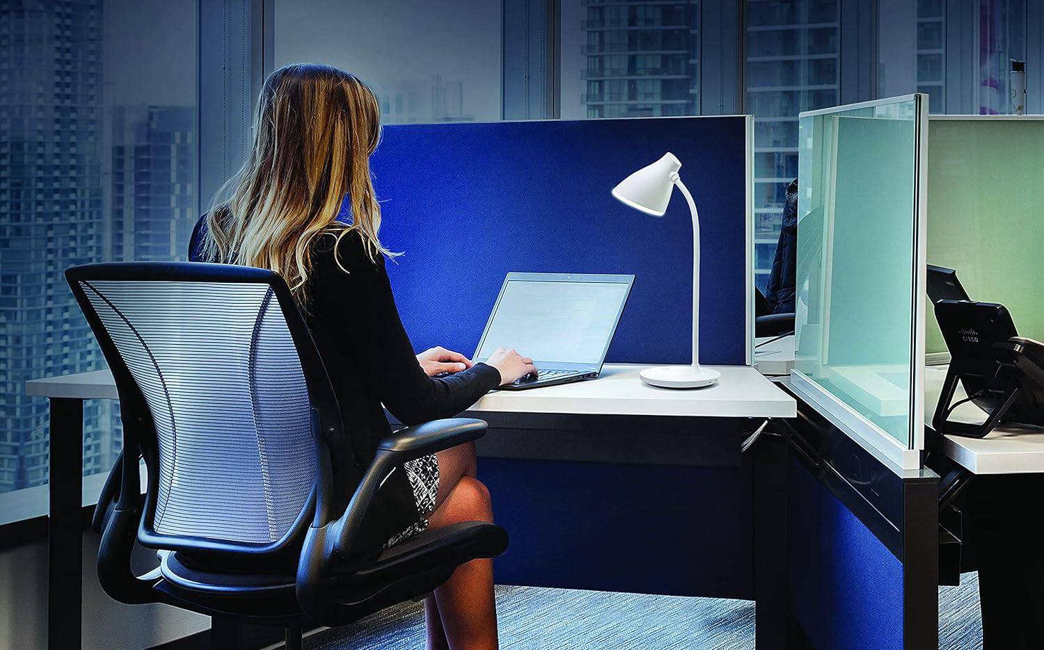 Philips Skyy 5W Rechargeable LED Table Lamp | Touch Control Desk Lamp with Adjustable Brightness & Long Battery Backup – Model 919215850921 - Image 4