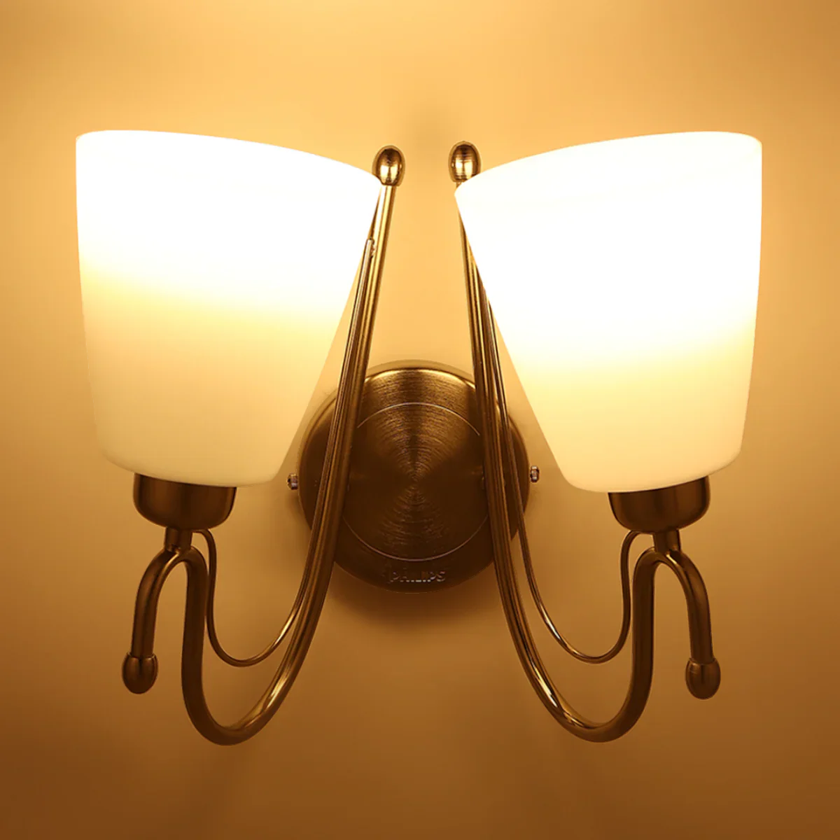 Philips Trendo Wall Light – Sleek & Stylish Modern Accent Lighting